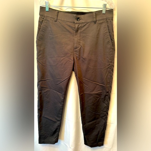 Nike Dri-FIT UV Standard Fit Golf Chino Pants 32x30 Charcoal Gray Red Tab Logo - Picture 1 of 9